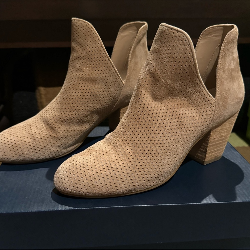 Cole Haan Ferd Bootie (65mm) / Sesame Perforated Suede